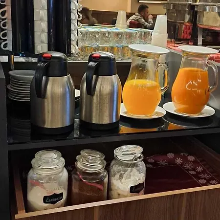 Classes Hotel Airport 3*