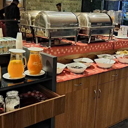 Classes Hotel Airport 3*