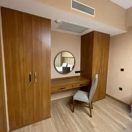 Classes Hotel Airport 3*